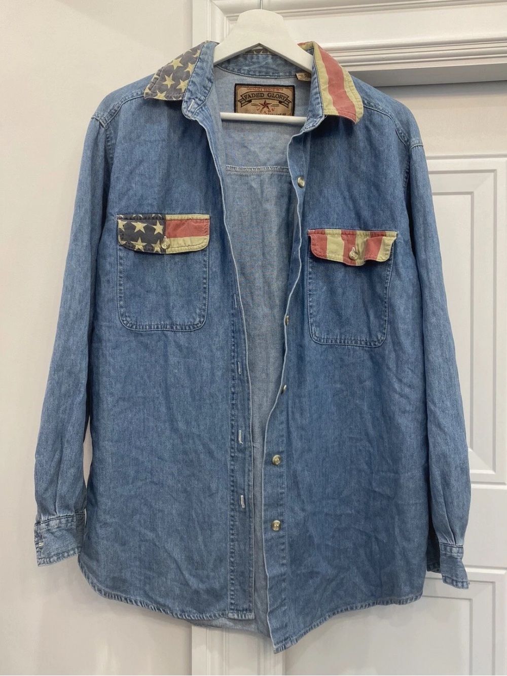 90s FADED GLORY CHAMBRAY SHIRT AMERICAN FLAG ACCENTS MEDIUM JULY 4th